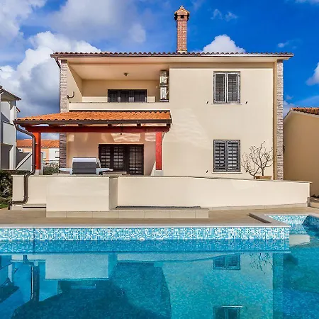 Villa Liah Pula